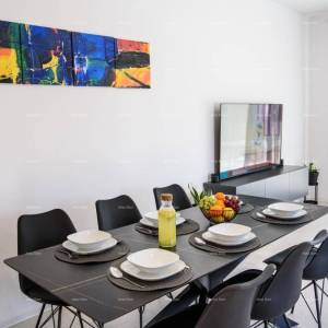 KANFANAR, MODERNA VILA PRIZEMNICA S BAZENOM – MIRNA LOKACIJA