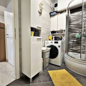 Kantrida, adaptiran 4-soban stan s lođom i pogledom na more