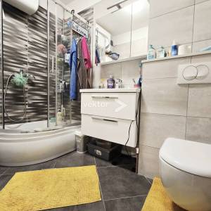 Kantrida, adaptiran 4-soban stan s lođom i pogledom na more