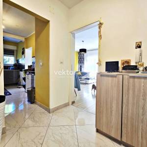 Kantrida, adaptiran 4-soban stan s lođom i pogledom na more