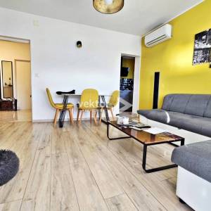 Kantrida, adaptiran 4-soban stan s lođom i pogledom na more