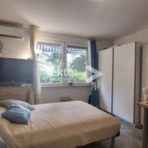 Kantrida, adaptirana garsonijera u peterokatnici