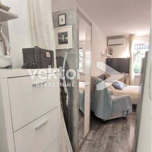 Kantrida, adaptirana garsonijera u peterokatnici