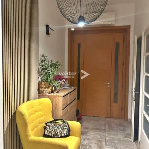 Kantrida, uređena etaža, 1. red do mora