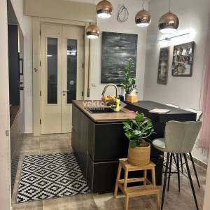 Kantrida, uređena etaža, 1. red do mora