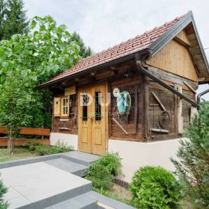 KARLOVAC, BARILOVIĆ - privatni raj uz Koranu, dvije kuće i privatna SPA zona u srcu prirode, 218m2