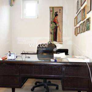 Kastav, Brnčići, obiteljska kuća sa dva stana i garažom