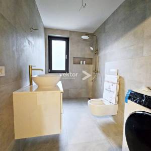 Kastav, Ćikovići, adaptiran 3-soban s dnevnim boravkom i okućnica