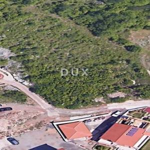 KASTAV - građevinsko zemljište 1070m2 za stambenu zgradu - stanove /poslovno stambenu zgradu/ obiteljsku kuću 