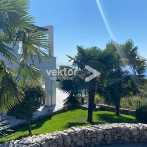 Kastav, moderna kuća s bazenom