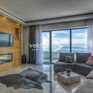 Kastav, moderna kuća s bazenom