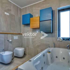 Kastav, moderna kuća s bazenom