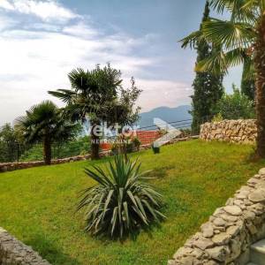 Kastav, moderna kuća s bazenom