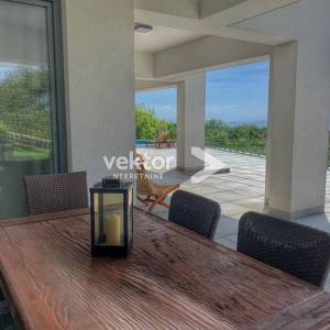 Kastav, moderna kuća s bazenom