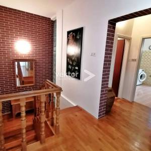 Kastav, obiteljska kuća s velikom okućnicom