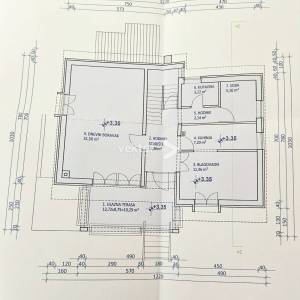 Kastav, obiteljska kuća s velikom okućnicom