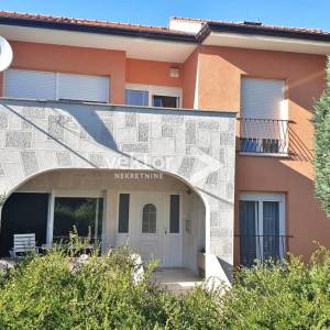 Kastav, obiteljska kuća s velikom okućnicom