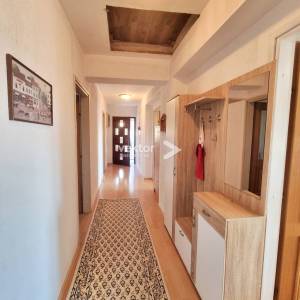 Kastav, obiteljska kuća sa dva stana, okućnica, pogled na more