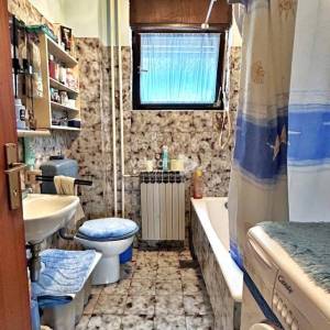 Kastav, obiteljska kuća sa dva stana i pogledom na more