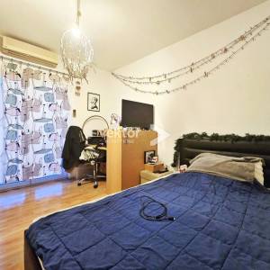 Kastav, samostojeća kuća s tri stana i pogledom na more