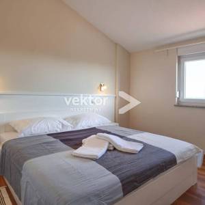 Kaštelir, kuća novije gradnje sa bazenom