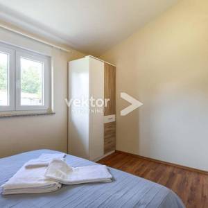 Kaštelir, kuća novije gradnje sa bazenom