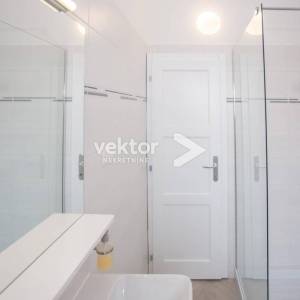 Kaštelir, kuća s bazenom