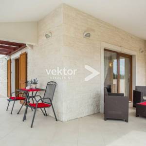 Kaštelir, kuća s bazenom