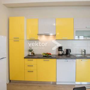 Kaštelir, kuća s bazenom