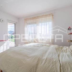 Kaštelir - Moderna prizemnica s bazenom i pametnim sustavom upravljanja