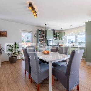 Kaštelir - Moderna prizemnica s bazenom i pametnim sustavom upravljanja