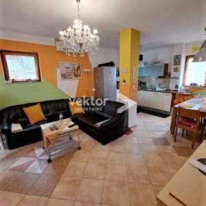 Kornić, 3-soban stan, 500m do plaže