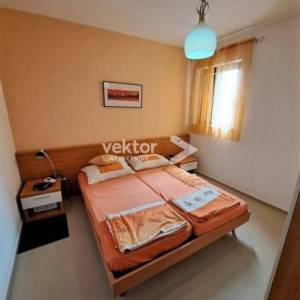 Kornić, 3-soban stan, 500m do plaže