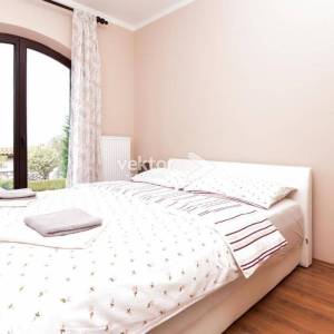 Kostrena, kuća novije gradnje sa četiri stana, otvoren pogled na more