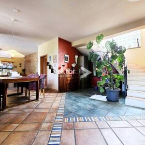 Kostrena, šarmantna kuća s uređenom okućnicom i bazenom, pogled