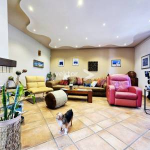 Kostrena, šarmantna kuća s uređenom okućnicom i bazenom, pogled