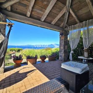 Kostrena, šarmantna kuća s uređenom okućnicom i bazenom, pogled