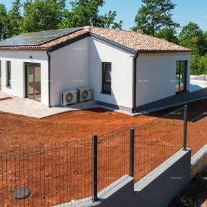 KOŽLJANI - Moderna kuća s bazenom. Blizu šume, 15 min do mora