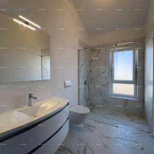 KOŽLJANI - Moderna kuća s bazenom. Blizu šume, 15 min do mora