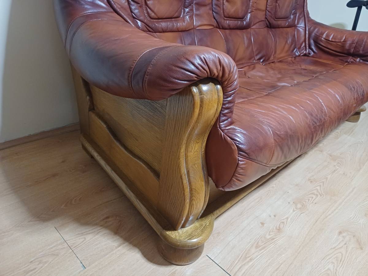 Kožna garnitura + stolić