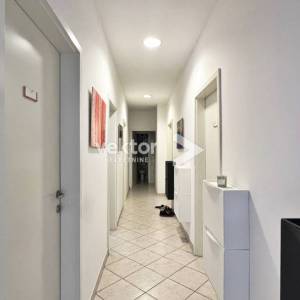 Krimeja, etaža idealna za najam ili poslovni prostor