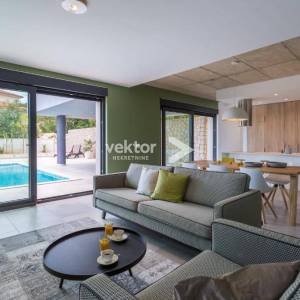 Krk, moderna kuća s bazenom i pogledom na more