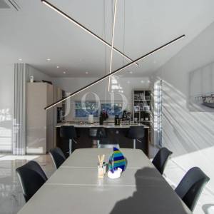 KRK, moderna villa sa bazenom