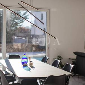 KRK, moderna villa sa bazenom