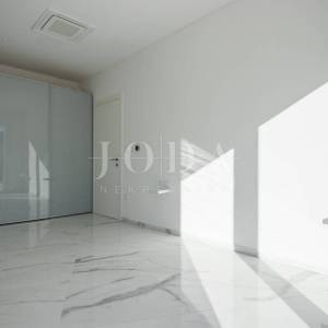 KRK, moderna villa sa bazenom