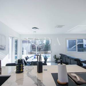 KRK, moderna villa sa bazenom