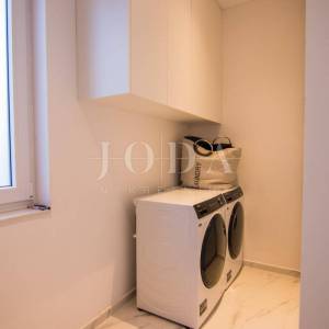 KRK, moderna villa sa bazenom