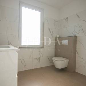 KRK, moderna villa sa bazenom