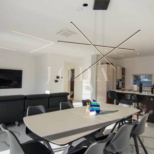 KRK, moderna villa sa bazenom