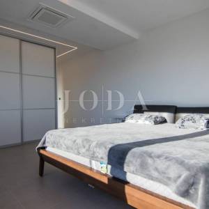 KRK, moderna villa sa bazenom